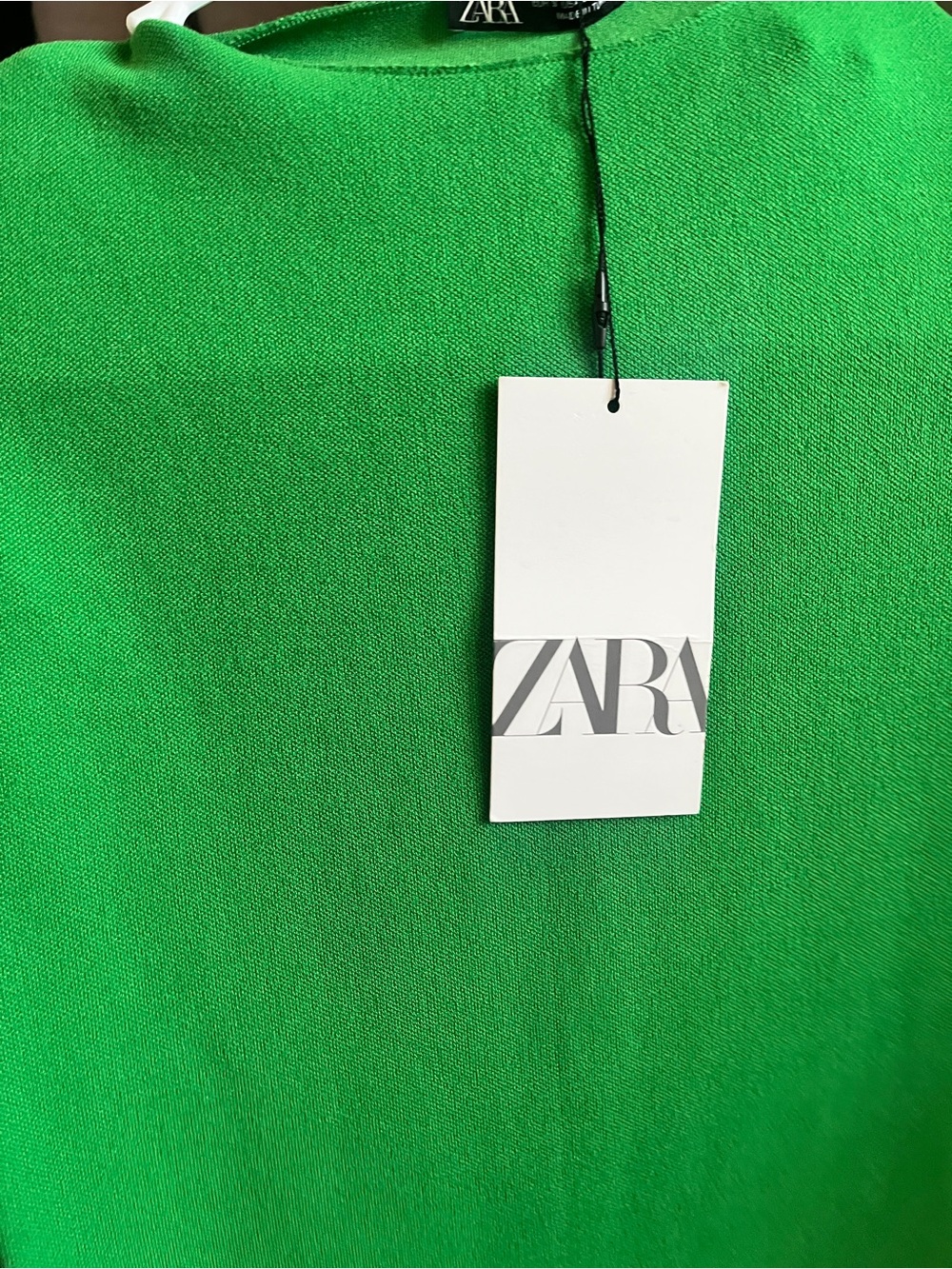 ZARA Vibrant Green Cap-Sleeve Midi Dress - Picture 3 of 4